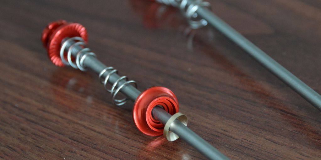 Titanium quick release skewer - close-up of brass bush