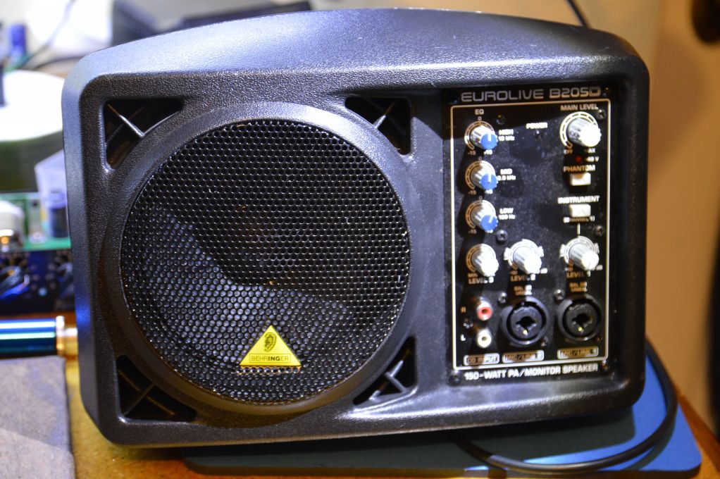 Behringer Eurolive B205D PA System