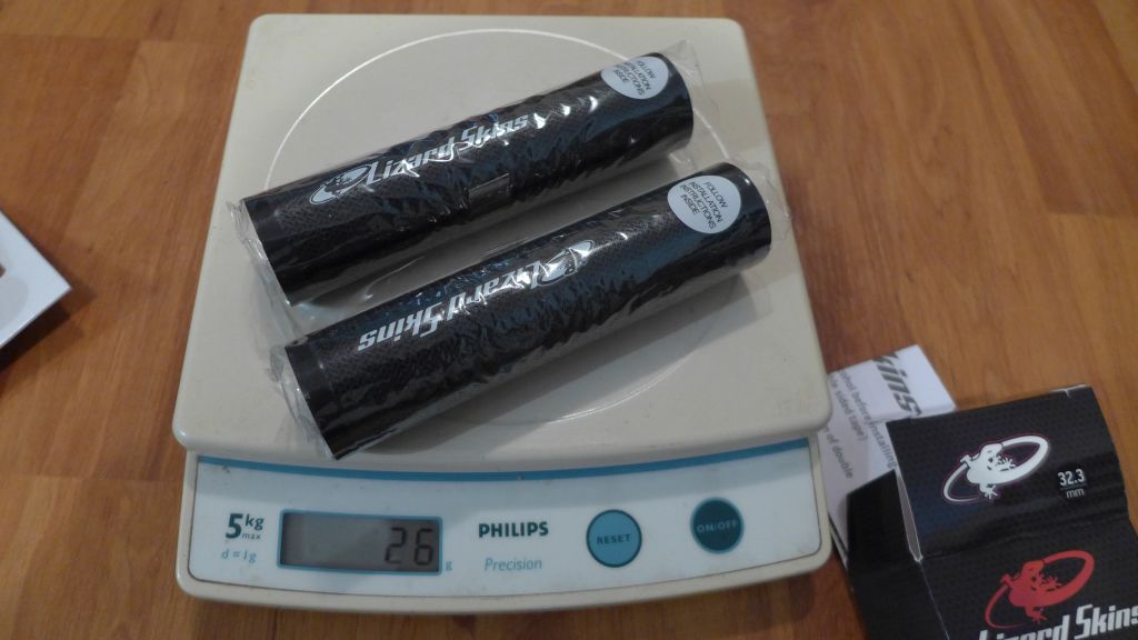 Lizard Skins Durasoft Polymer Grip on scale weighing 26g for the pair