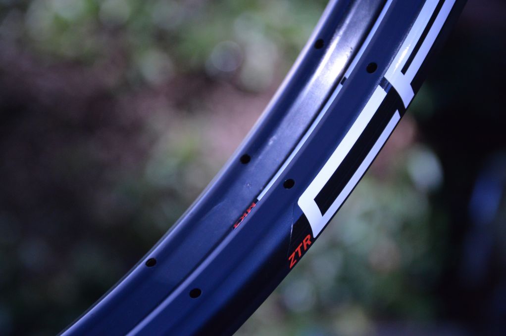 Stans/NoTubes Crest and Crest MK3 rims side by side showing difference in profile