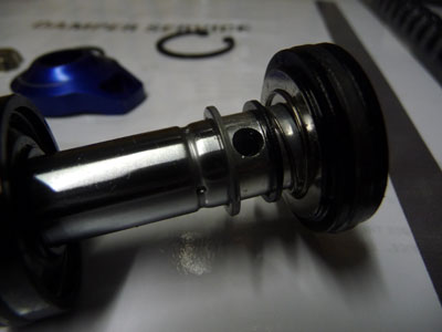 SID Race rebound damper close-up