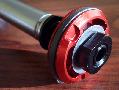 SID Team / World Cup / XX Rebound damper close-up showing rebound shim