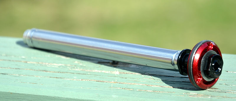 Another view of the shimmed rebound rod