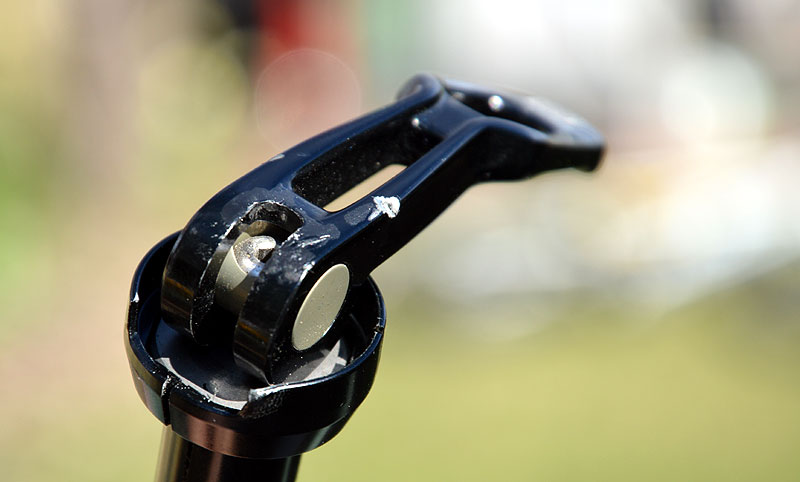 Rockshox Maxle Lite 15mm for 32mm chassis close-up of lever end