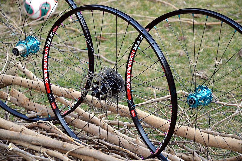 Circus Monkey, Dt Swiss Revolutions, Podium MMX wheelset