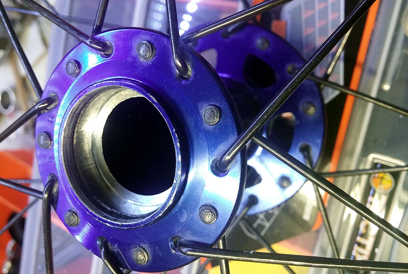 Novatec 711 front hub