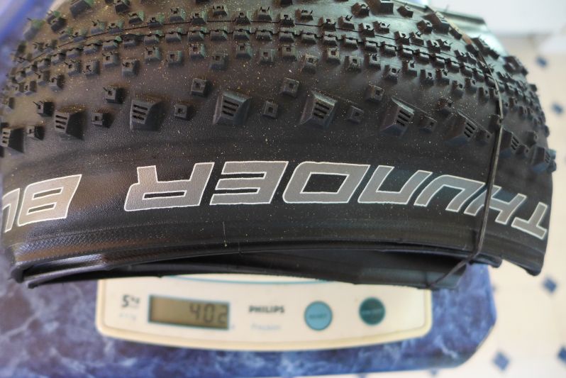 Schwalbe Thunder Burt tyre on scale at 402g for 26 x 2.1 version
