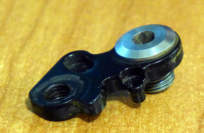 Shimano XT Shadow axle bracket unit
