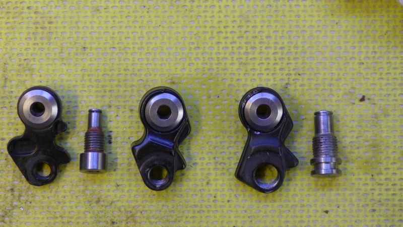 Shimano 10 speed bracket axle units compared