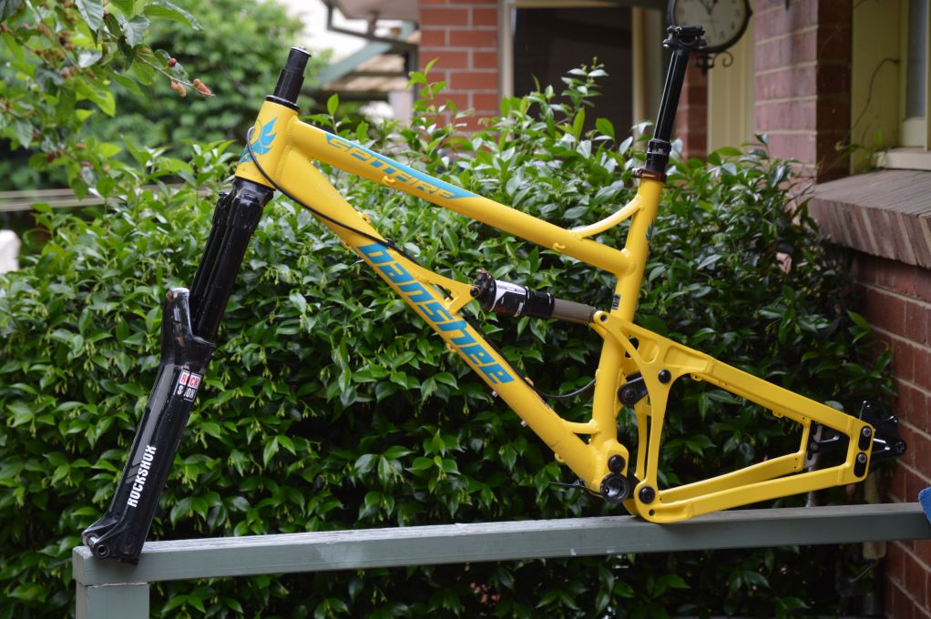 2016 Banshee Spitfire Large Frame in Yellow / Blue colourway/scheme