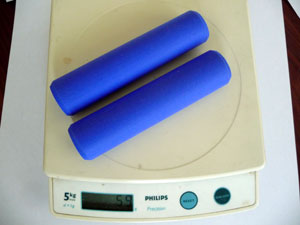 Picture of ESRI Chunky Grips on scale weighing 59g
